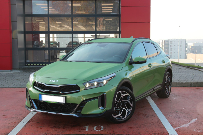 Kia Xceed 1.6 (2022 model) T-GDI 7DCT 150 kW Black Edition na operativní leasing