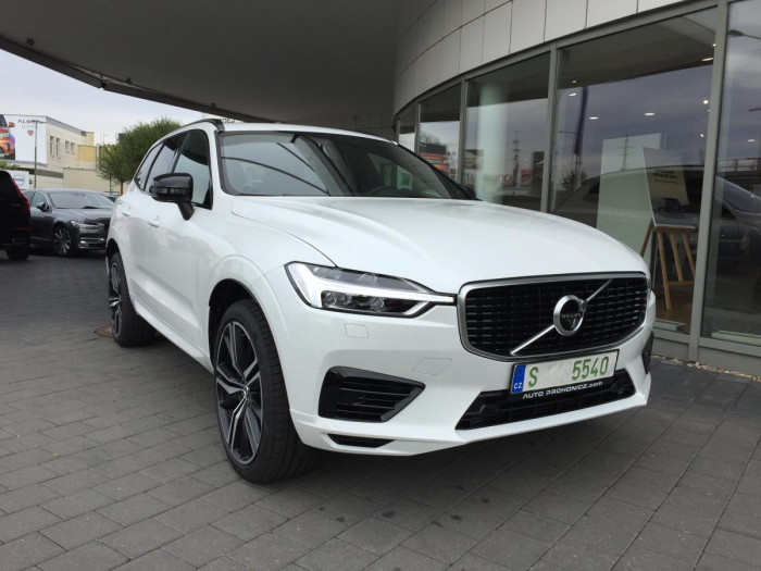 Volvo XC60 T8 AWD RECHARGE AUT R-DESIGN na operativní leasing