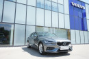 Volvo V60 D4 AWD MOMENTUM AUT 1. maj. na operativní leasing