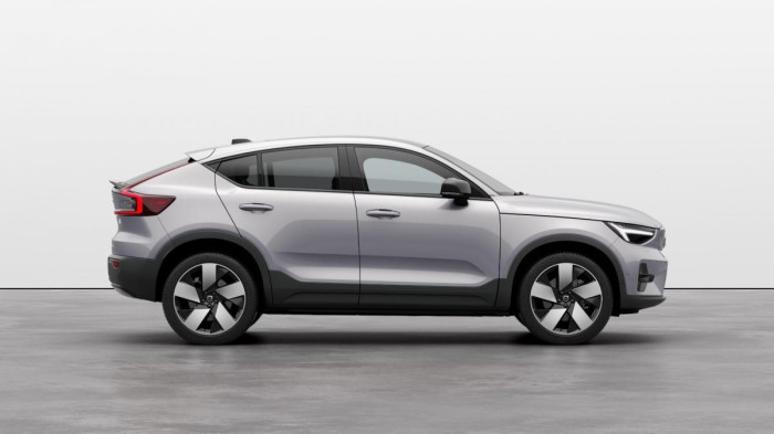 Volvo C40 PURE ELECTRIC RECHARGE AUT AWD na operativní leasing
