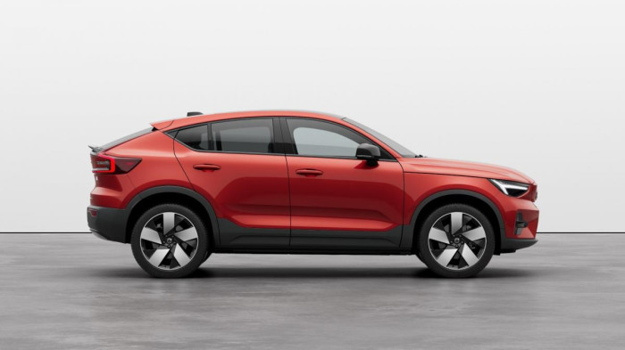 Volvo C40 PURE ELECTRIC TWIN ULTIMATE na operativní leasing