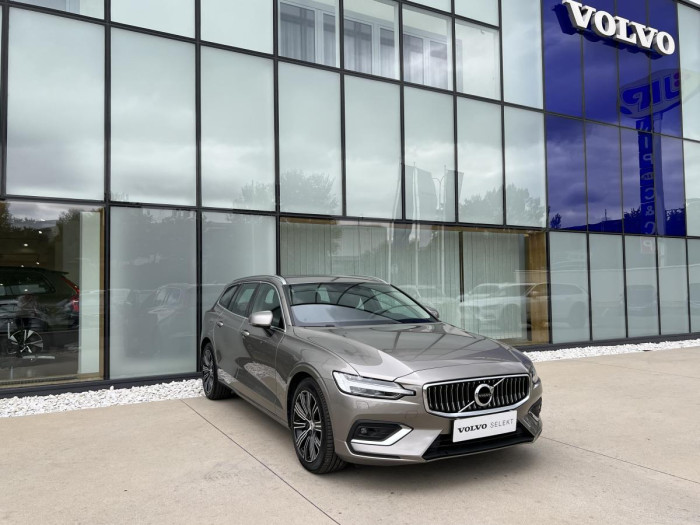Volvo V60 B4 INSCRIPTION AUT 1.maj. na operativní leasing
