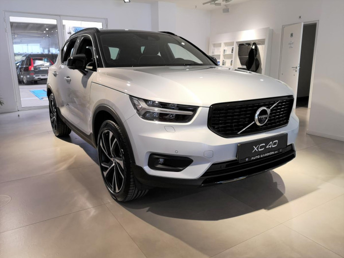 Volvo XC40 T5 RECHARGE AUT R-DESIGN na operativní leasing