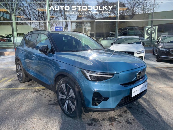 Volvo XC40 PURE ELECTRIC RECHARGE AUT AWD na operativní leasing