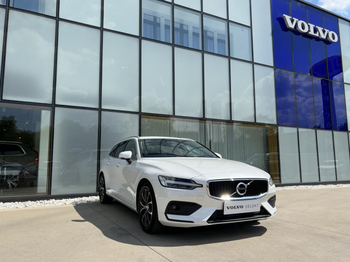 Volvo V60 B4 MOMENTUM AUT 1.maj. na operativní leasing